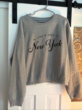 Lou & Grey Gray 'New York' Crewneck Sweatshirt